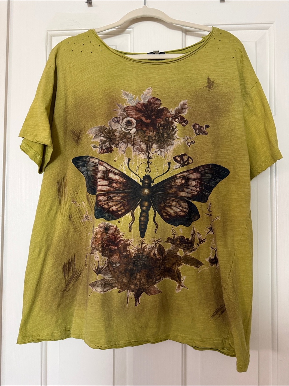 Jaded Gypsy Women's Distressed Butterfly Graphic Tee